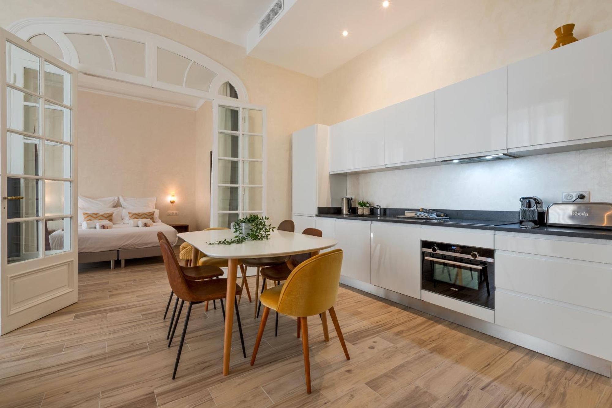 Montaigne - Luxurious - 350m Palais - Lra Apartment
