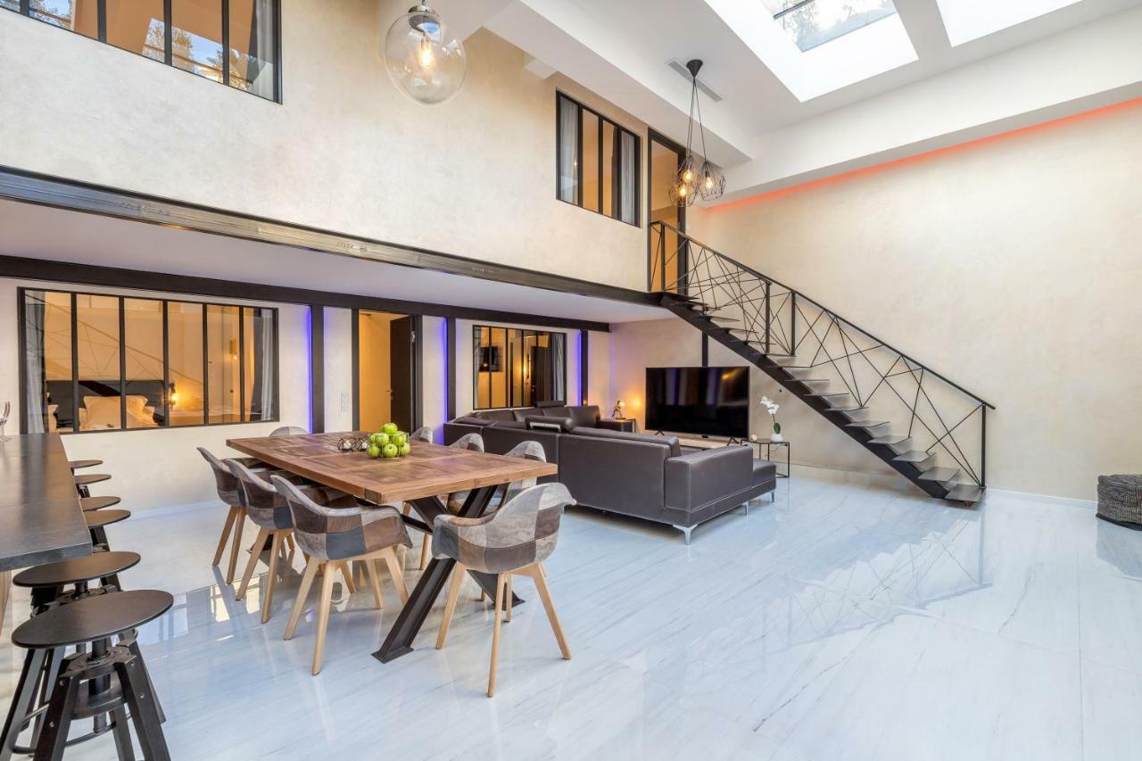 Apartment Montaigne - Luxurious - 350m Palais - Lra *