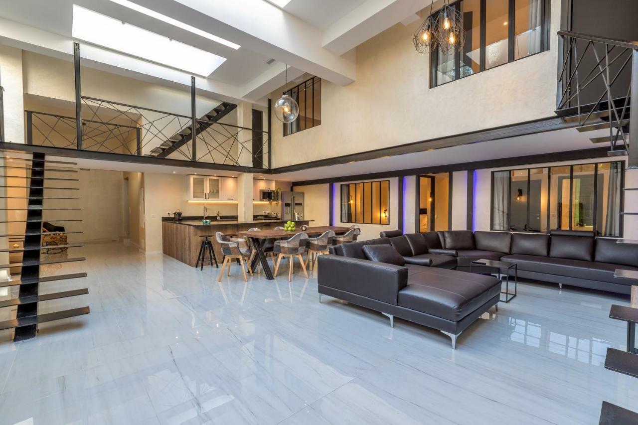 Apartment Montaigne - Luxurious - 350m Palais - Lra