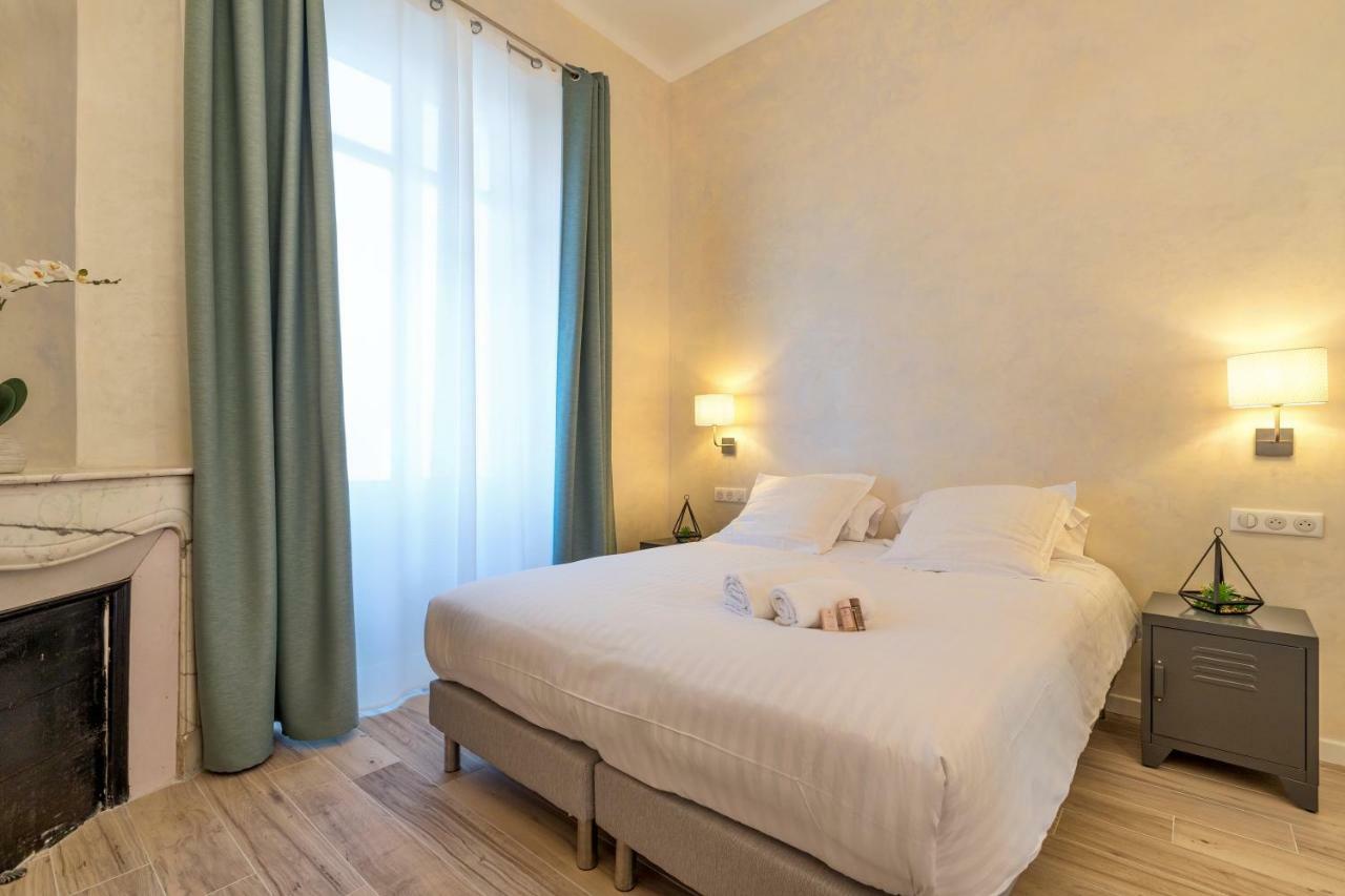 Apartment Montaigne - Luxurious - 350m Palais - Lra