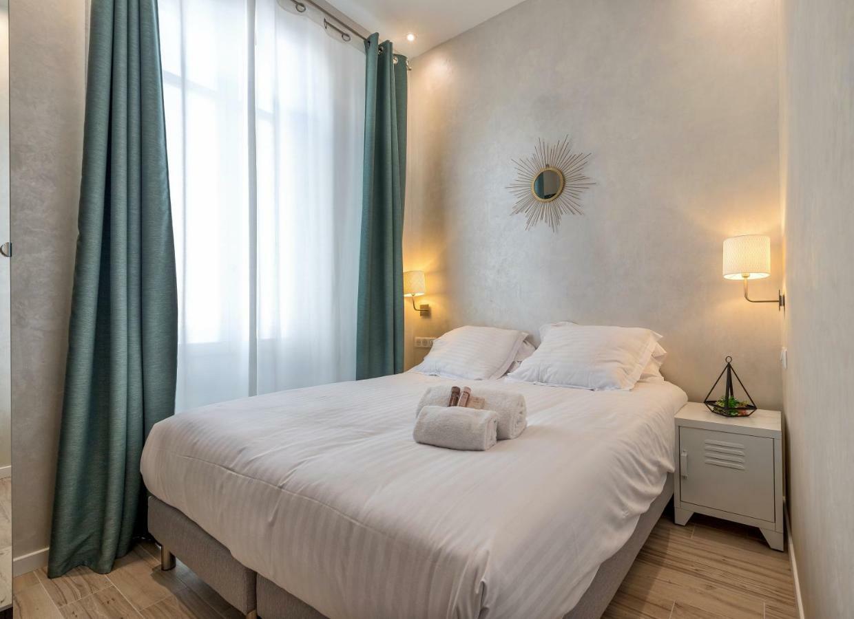 Apartment Montaigne - Luxurious - 350m Palais - Lra