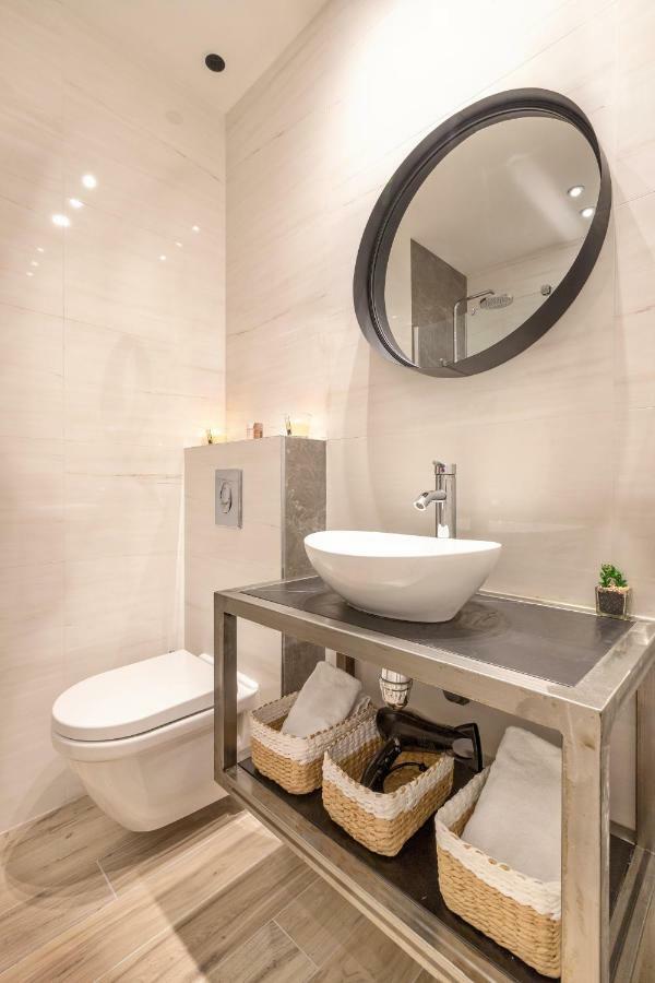 Apartment Montaigne - Luxurious - 350m Palais - Lra
