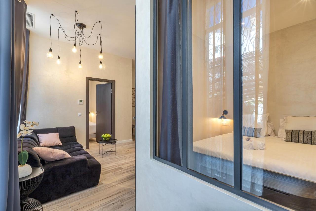 Apartment Montaigne - Luxurious - 350m Palais - Lra